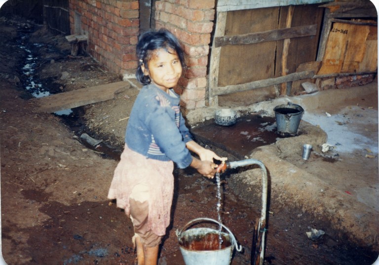Bhopal 1985 child from slums across Union Carbide plant