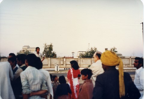 Bhopal, 1985, in front of Union Carbide plant