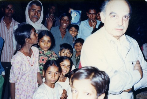 Bhopal 1985 Alfred de Grazia in old city