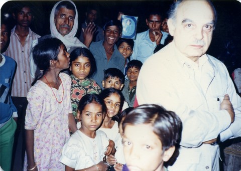 Bhopal 1985 Alfred de Grazia in old city