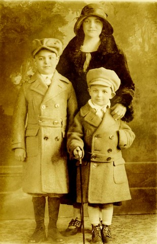 Sebastian, Katherine née Lupo and Alfred de Grazia (1920s)